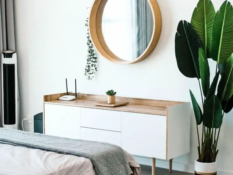 8 Easy Small Bedroom Decorating Ideas On A Budget