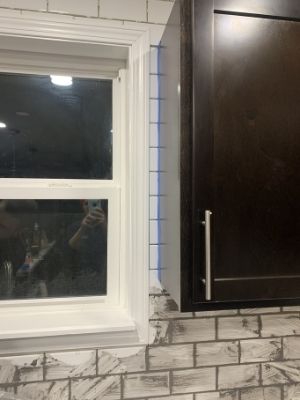 use a wet tile saw to cut subway tile backsplash