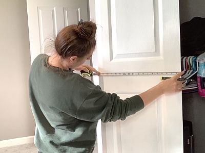 where to put handles on bifold doors - measure width