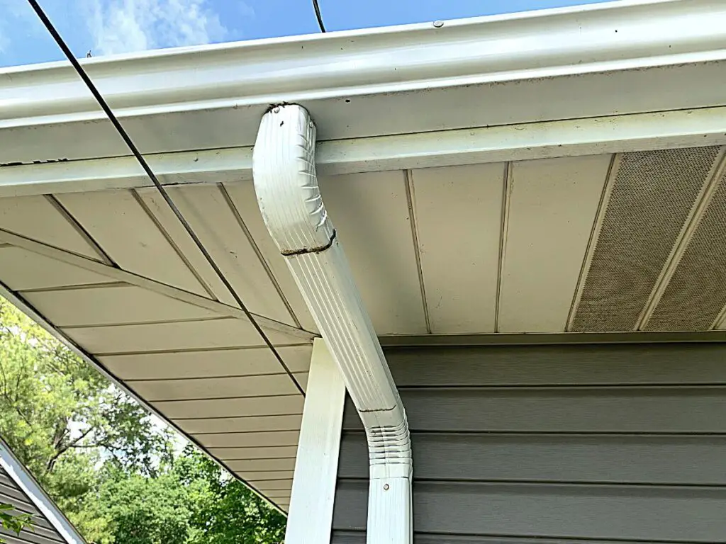 How To Spray Paint Gutters & Downspouts (Picture Tutorial!) DIY With