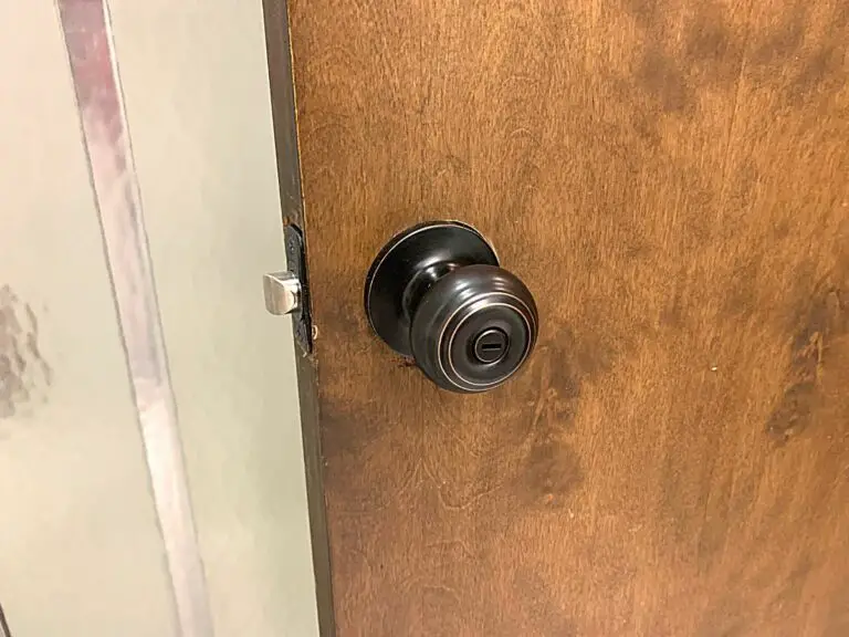 how-to-replace-an-old-door-knob-with-the-wrong-size-hole-picture